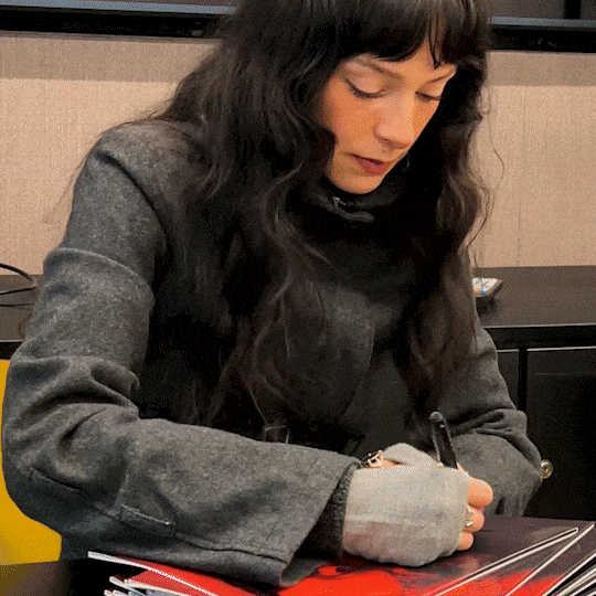 Scarlett 10" Signed Vinyl - Image 2
