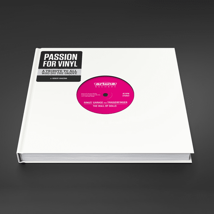 Passion For Vinyl (Part I - A Tribute To All Who Dig The Groove): Hardback Book + 7" Vinyl - Image 2
